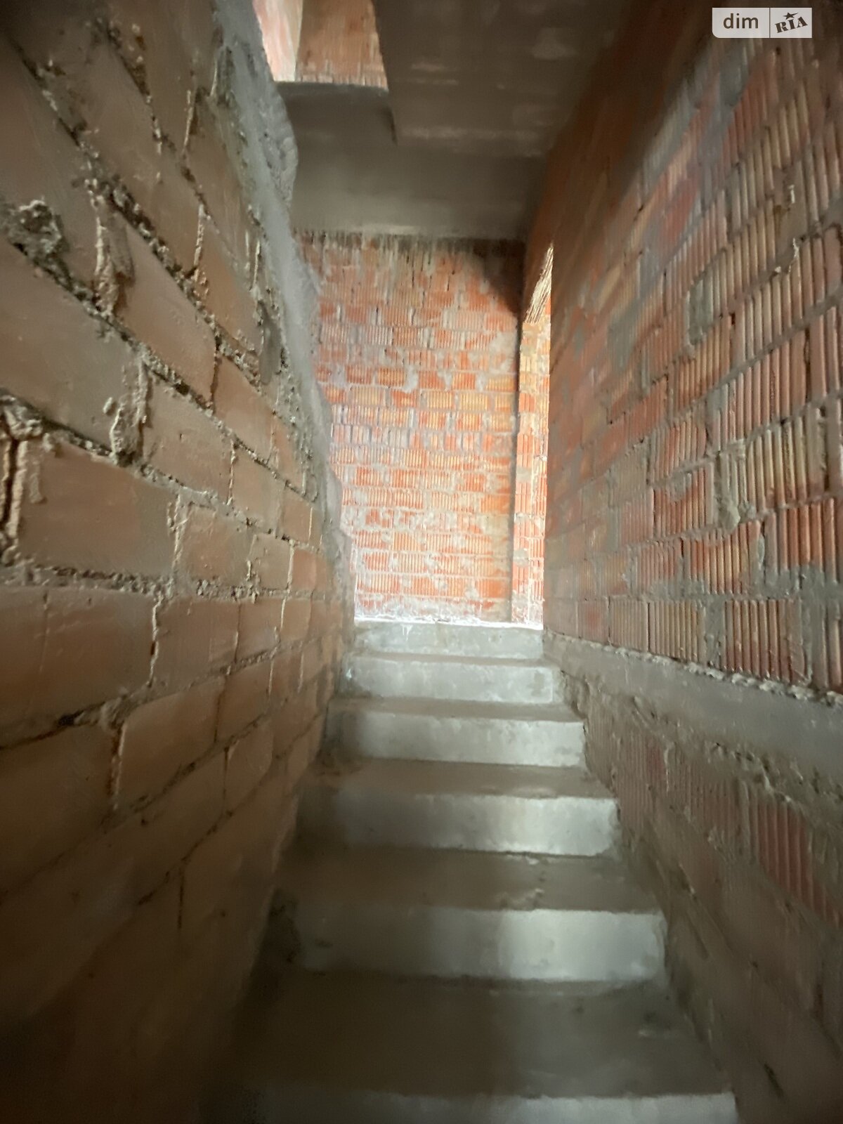 трехэтажный дуплекс, 160 кв. м, кирпич. Продажа в Гатном фото 1 трехэтажный дуплекс, 160 кв. м, кирпич. Продажа в Гатном фото 1