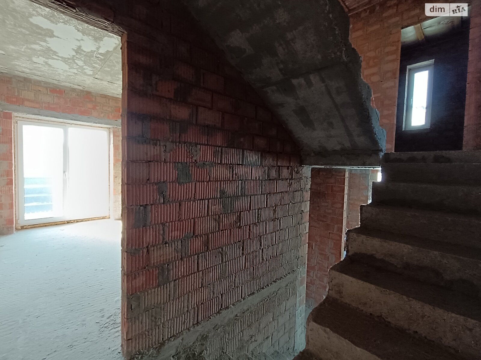 трехэтажный дуплекс, 160 кв. м, кирпич. Продажа в Гатном фото 1 трехэтажный дуплекс, 160 кв. м, кирпич. Продажа в Гатном фото 1