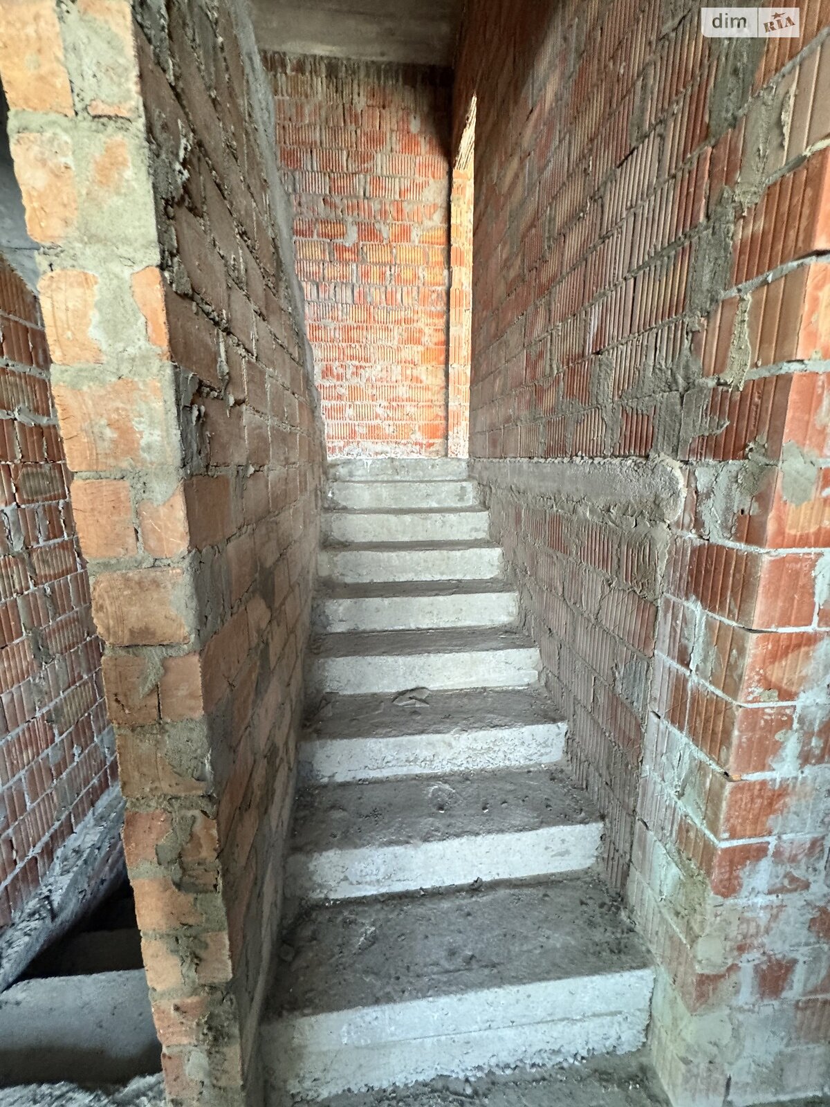 трехэтажный дуплекс, 160 кв. м, кирпич. Продажа в Гатном фото 1 трехэтажный дуплекс, 160 кв. м, кирпич. Продажа в Гатном фото 1