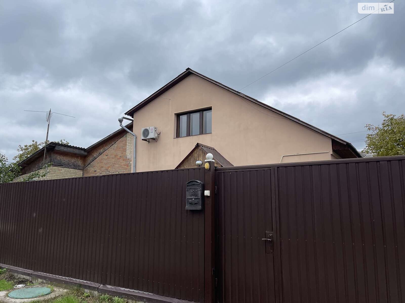 двоповерховий дуплекс, 107 кв. м, цегла. Продаж у Горенці фото 1 двоповерховий дуплекс, 107 кв. м, цегла. Продаж у Горенці фото 1