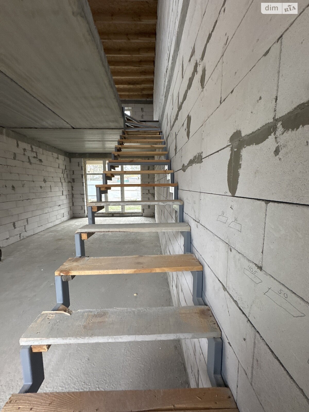 двухэтажный дуплекс, 79 кв. м, керамзитобетон. Продажа в Горенке фото 1