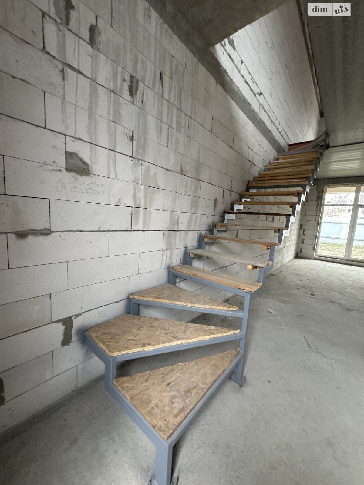 двухэтажный дуплекс, 87 кв. м, керамзитобетон. Продажа в Горенке фото 1