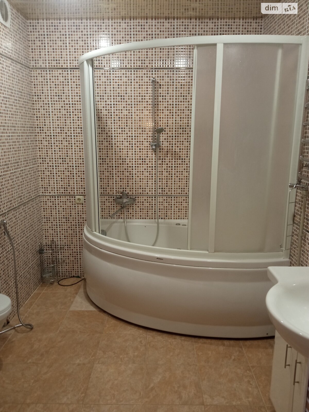 трехэтажный дуплекс, 218 кв. м, кирпич. Продажа в Гостомеле фото 1 трехэтажный дуплекс, 218 кв. м, кирпич. Продажа в Гостомеле фото 1