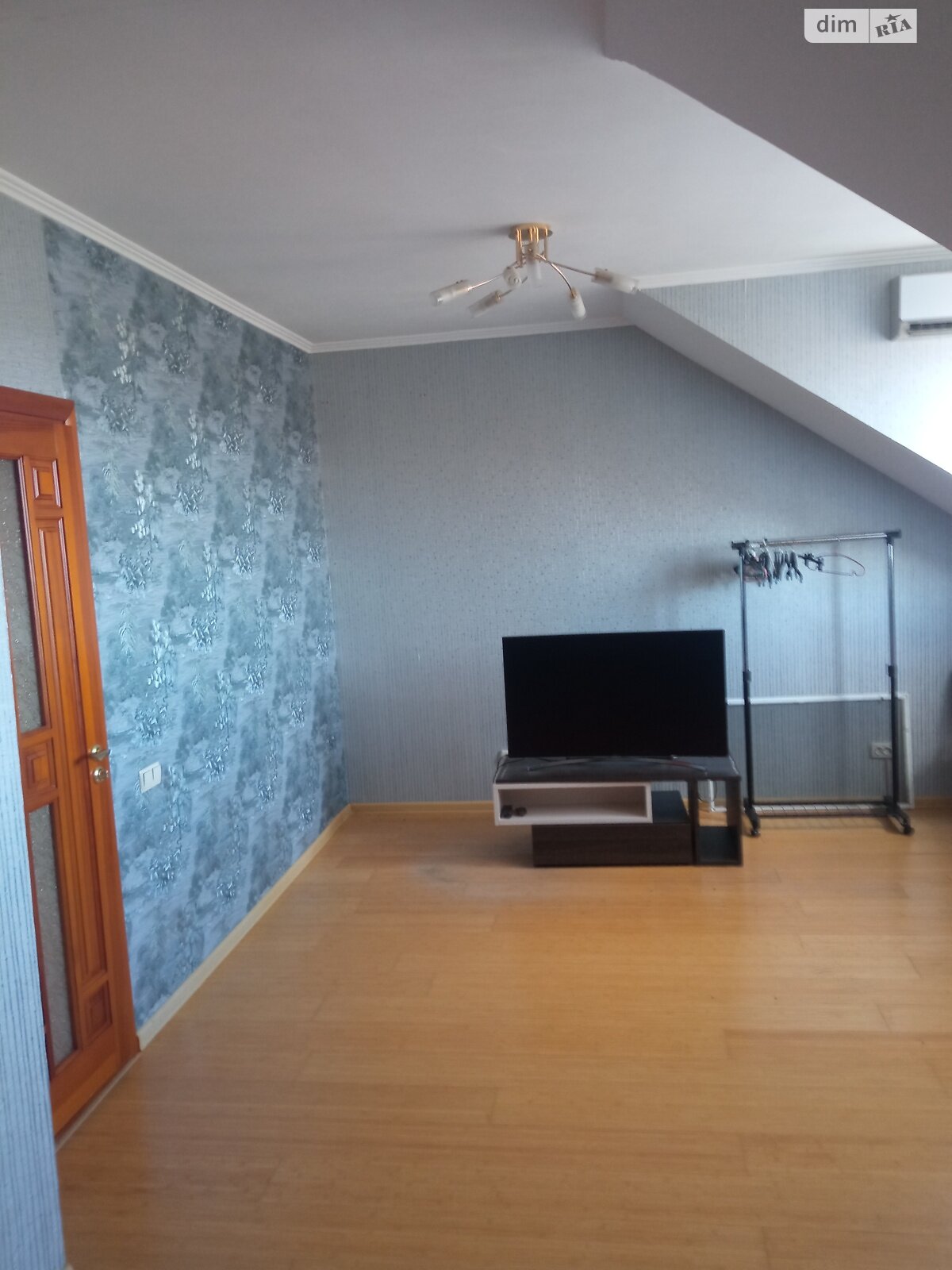 трехэтажный дуплекс, 218 кв. м, кирпич. Продажа в Гостомеле фото 1 трехэтажный дуплекс, 218 кв. м, кирпич. Продажа в Гостомеле фото 1