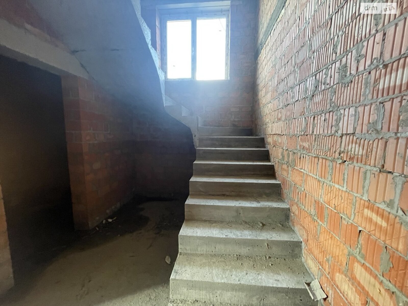 трехэтажный дуплекс, 130 кв. м, кирпич. Продажа в Ирпене район Ирпень фото 1 трехэтажный дуплекс, 130 кв. м, кирпич. Продажа в Ирпене район Ирпень фото 1