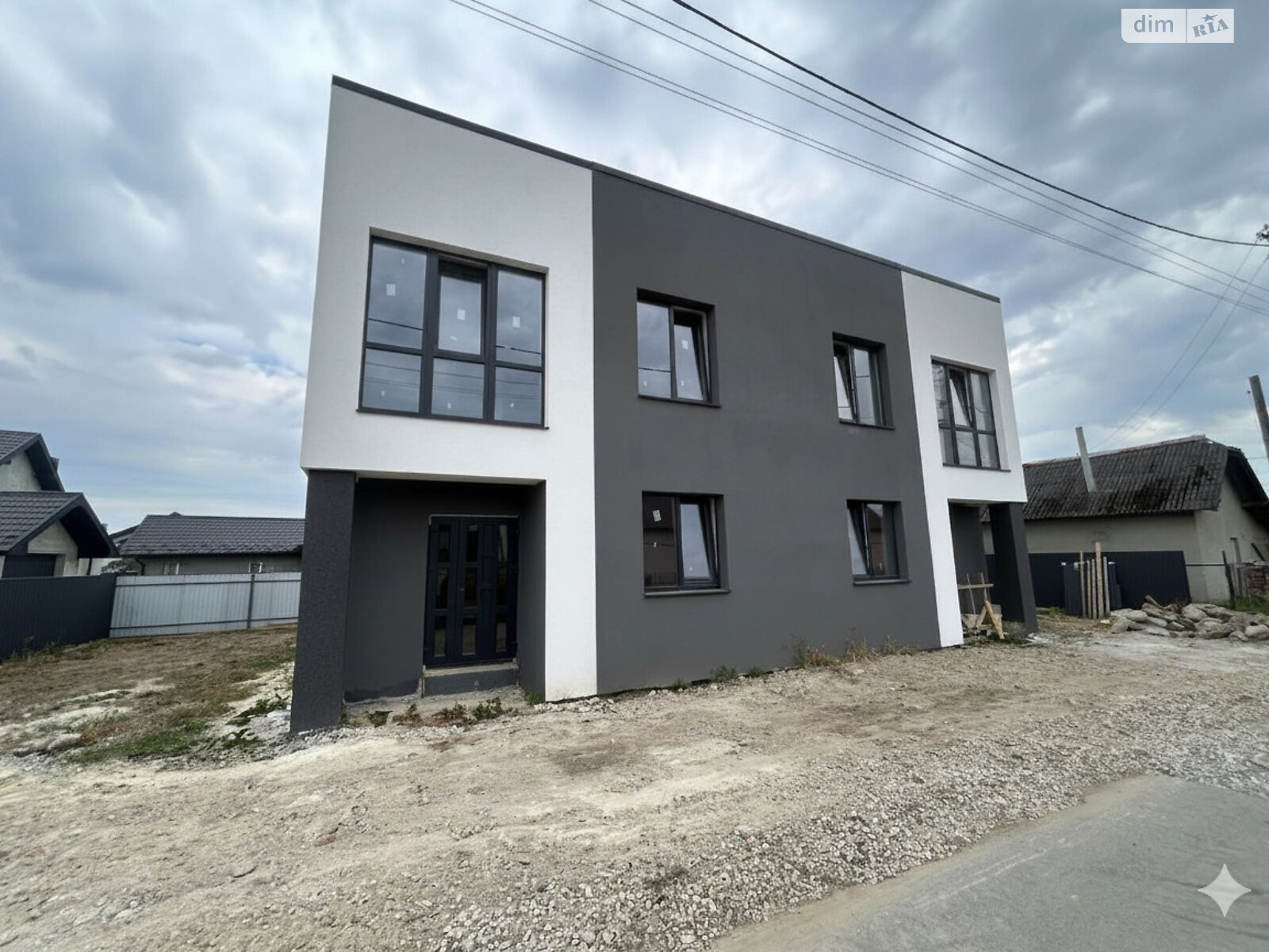 двухэтажный дуплекс, 101.4 кв. м, кирпич. Продажа в Ивано-Франковске район Княгинин фото 1 двухэтажный дуплекс, 101.4 кв. м, кирпич. Продажа в Ивано-Франковске район Княгинин фото 1