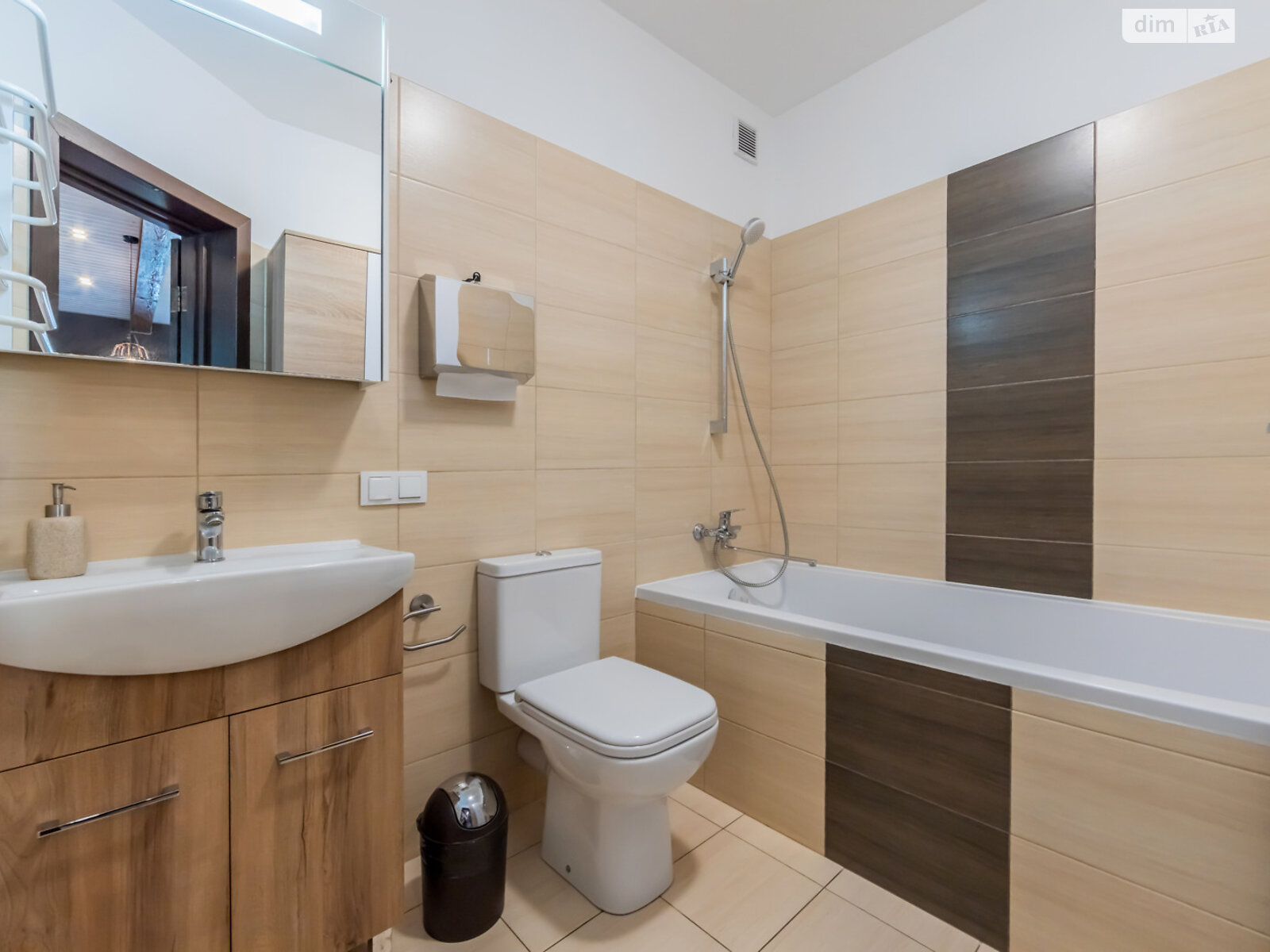 двоповерховий дуплекс, 109 кв. м, цегла. Продаж в Києві, район Берковець фото 1 двоповерховий дуплекс, 109 кв. м, цегла. Продаж в Києві, район Берковець фото 1