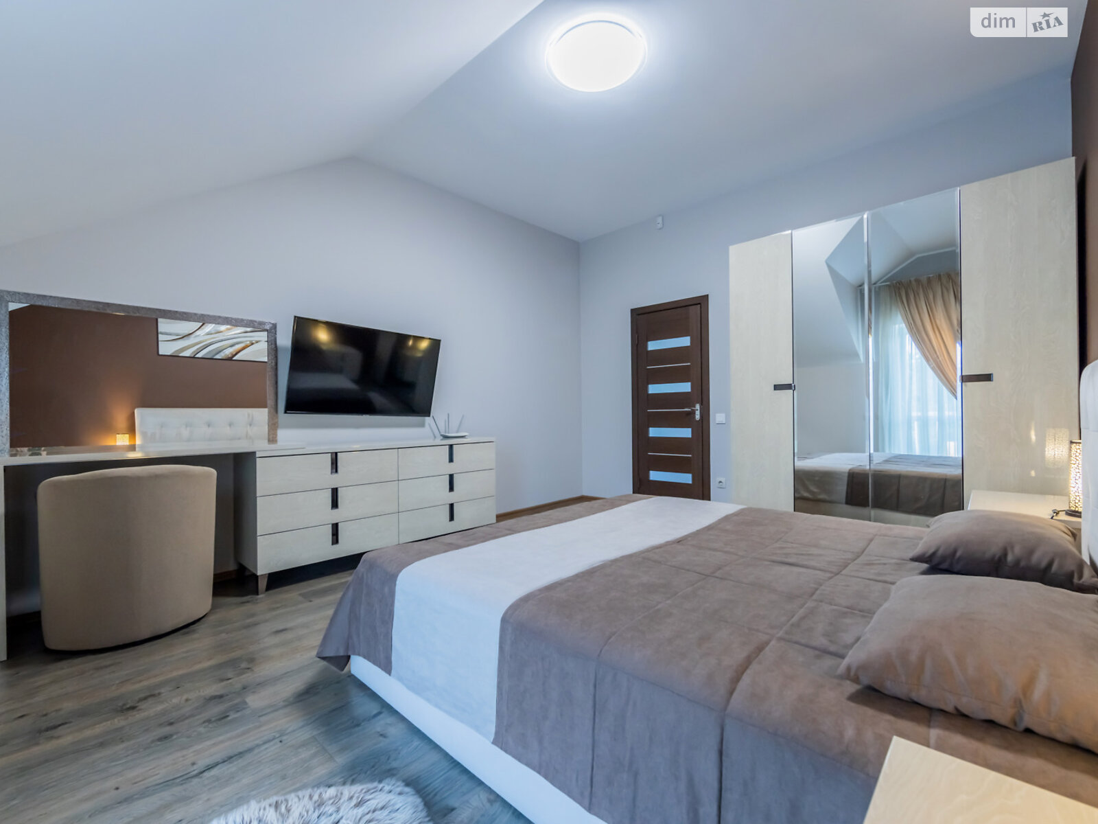 двоповерховий дуплекс, 109 кв. м, цегла. Продаж в Києві, район Берковець фото 1 двоповерховий дуплекс, 109 кв. м, цегла. Продаж в Києві, район Берковець фото 1