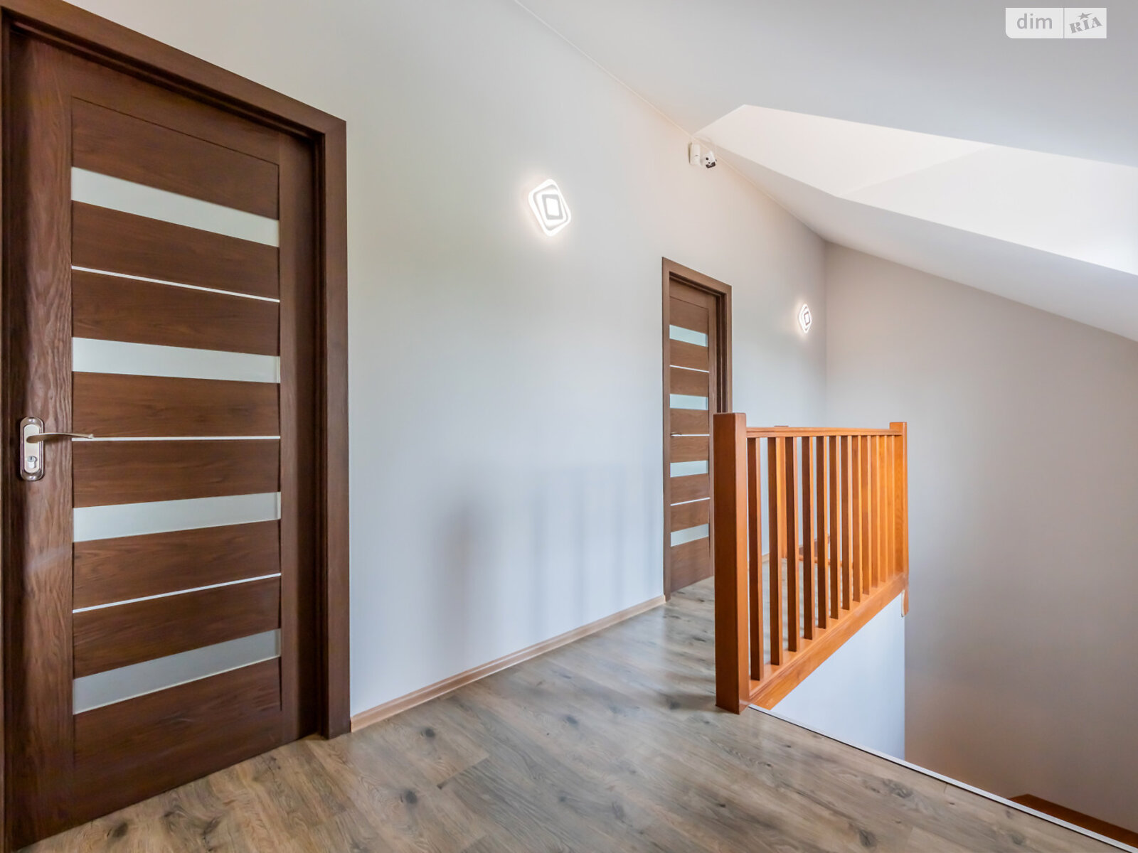 двоповерховий дуплекс, 109 кв. м, цегла. Продаж в Києві, район Берковець фото 1 двоповерховий дуплекс, 109 кв. м, цегла. Продаж в Києві, район Берковець фото 1