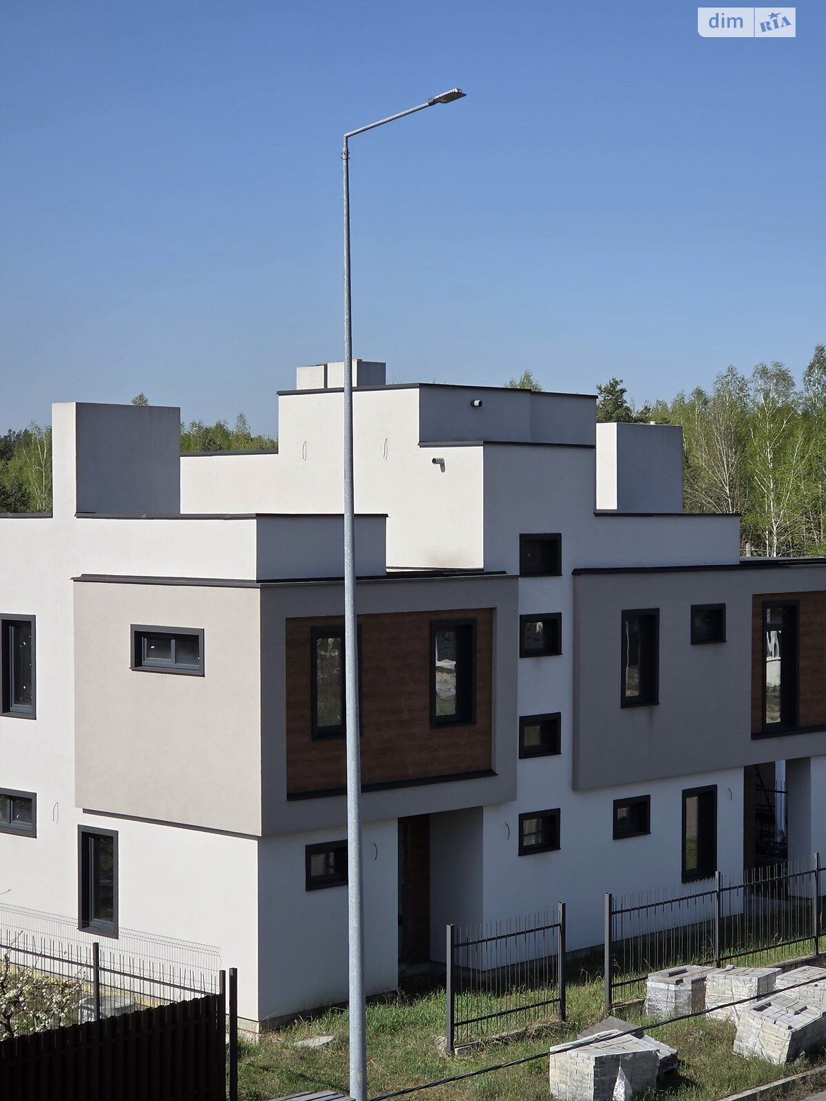 трехэтажный дуплекс, 218 кв. м, пеноблок. Продажа в Киеве район Быковня фото 1 трехэтажный дуплекс, 218 кв. м, пеноблок. Продажа в Киеве район Быковня фото 1