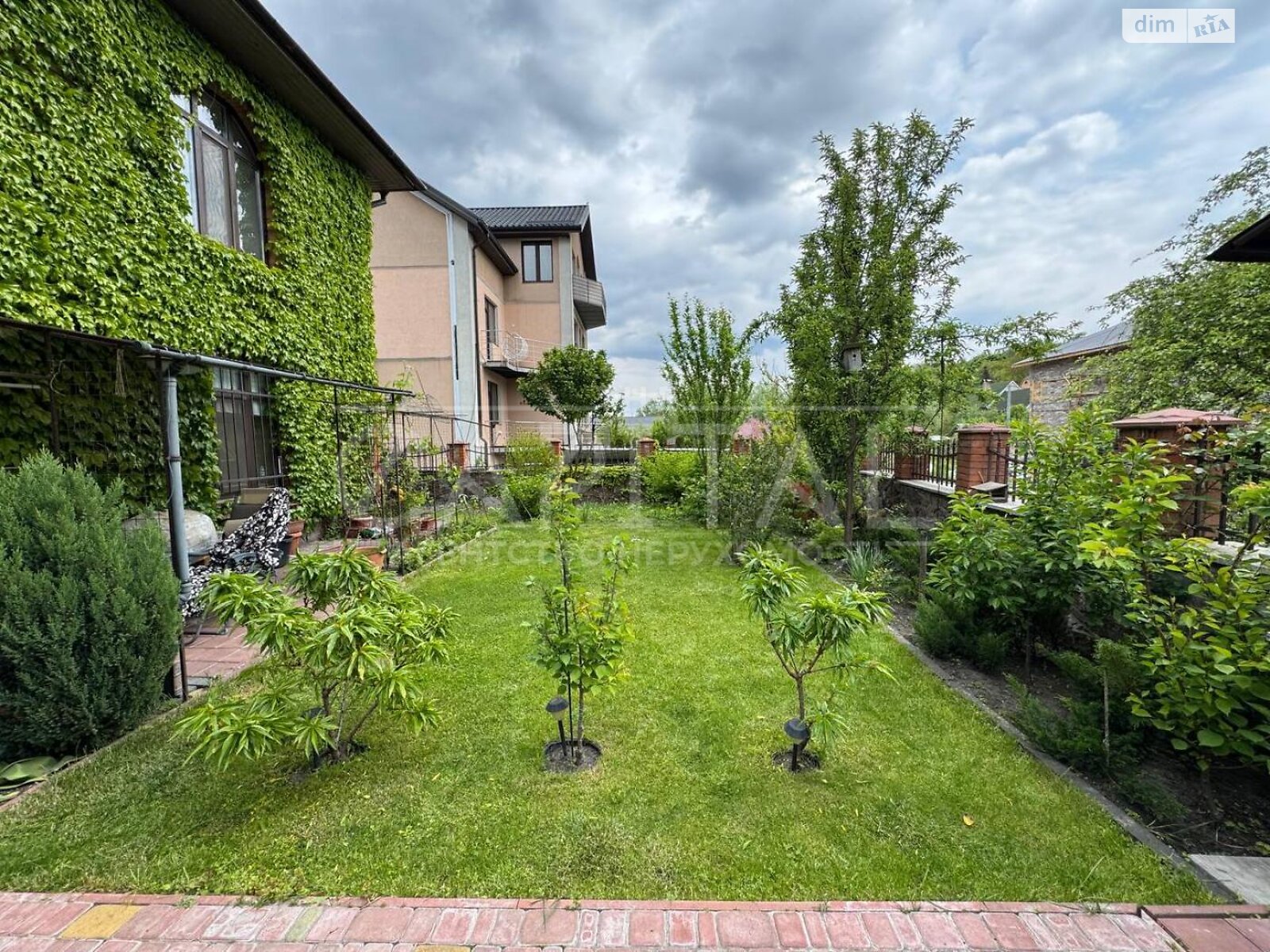 триповерховий дуплекс, 350 кв. м, цегла. Продаж в Києві, район Голосіївський фото 1 триповерховий дуплекс, 350 кв. м, цегла. Продаж в Києві, район Голосіївський фото 1