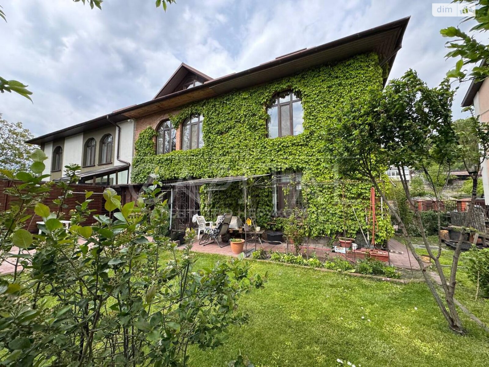 триповерховий дуплекс, 350 кв. м, цегла. Продаж в Києві, район Голосіївський фото 1 триповерховий дуплекс, 350 кв. м, цегла. Продаж в Києві, район Голосіївський фото 1