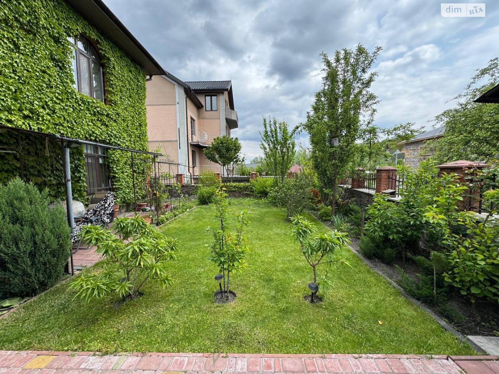 триповерховий дуплекс, 350 кв. м, цегла. Продаж в Києві, район Голосіївський фото 1 триповерховий дуплекс, 350 кв. м, цегла. Продаж в Києві, район Голосіївський фото 1