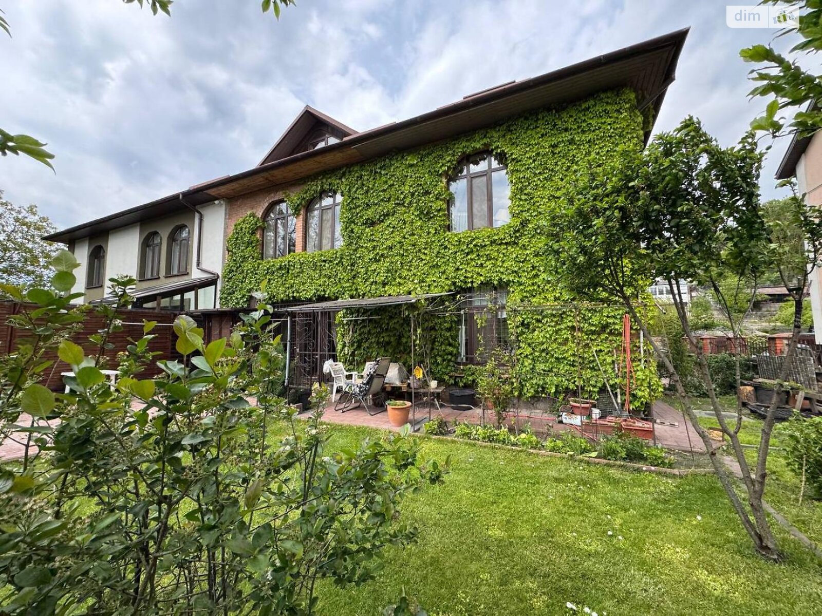триповерховий дуплекс, 350 кв. м, цегла. Продаж в Києві, район Голосіївський фото 1 триповерховий дуплекс, 350 кв. м, цегла. Продаж в Києві, район Голосіївський фото 1