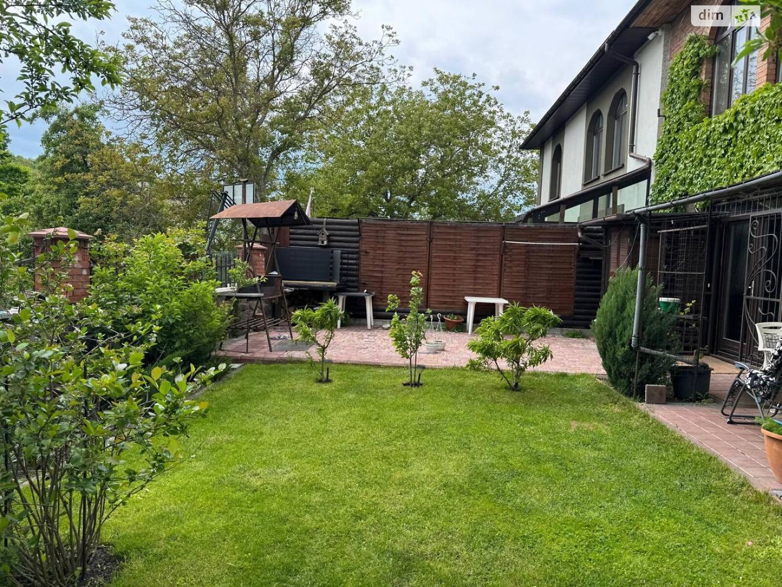 триповерховий дуплекс, 350 кв. м, цегла. Продаж в Києві, район Голосіївський фото 1 триповерховий дуплекс, 350 кв. м, цегла. Продаж в Києві, район Голосіївський фото 1