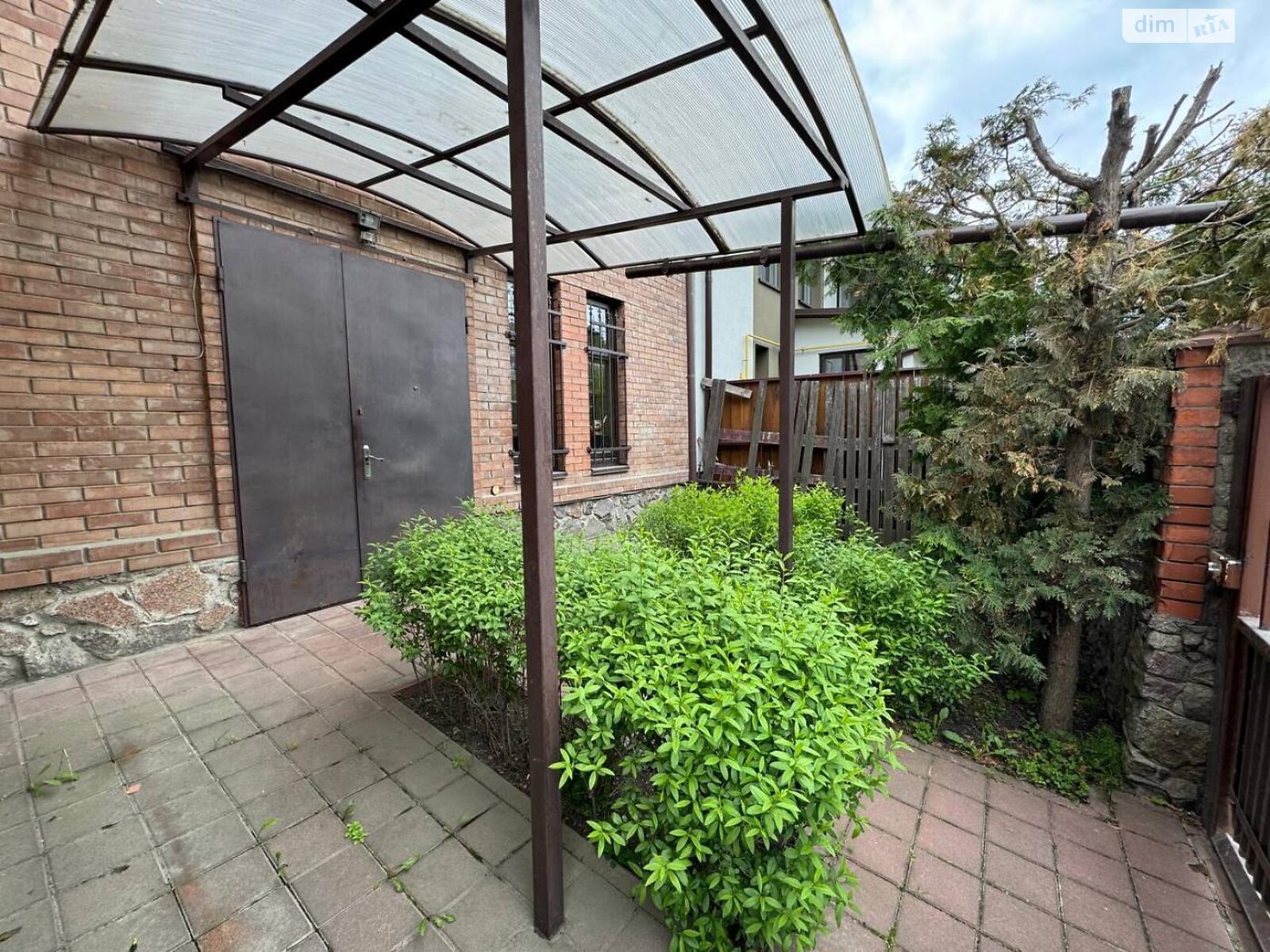 триповерховий дуплекс, 350 кв. м, цегла. Продаж в Києві, район Голосіївський фото 1 триповерховий дуплекс, 350 кв. м, цегла. Продаж в Києві, район Голосіївський фото 1