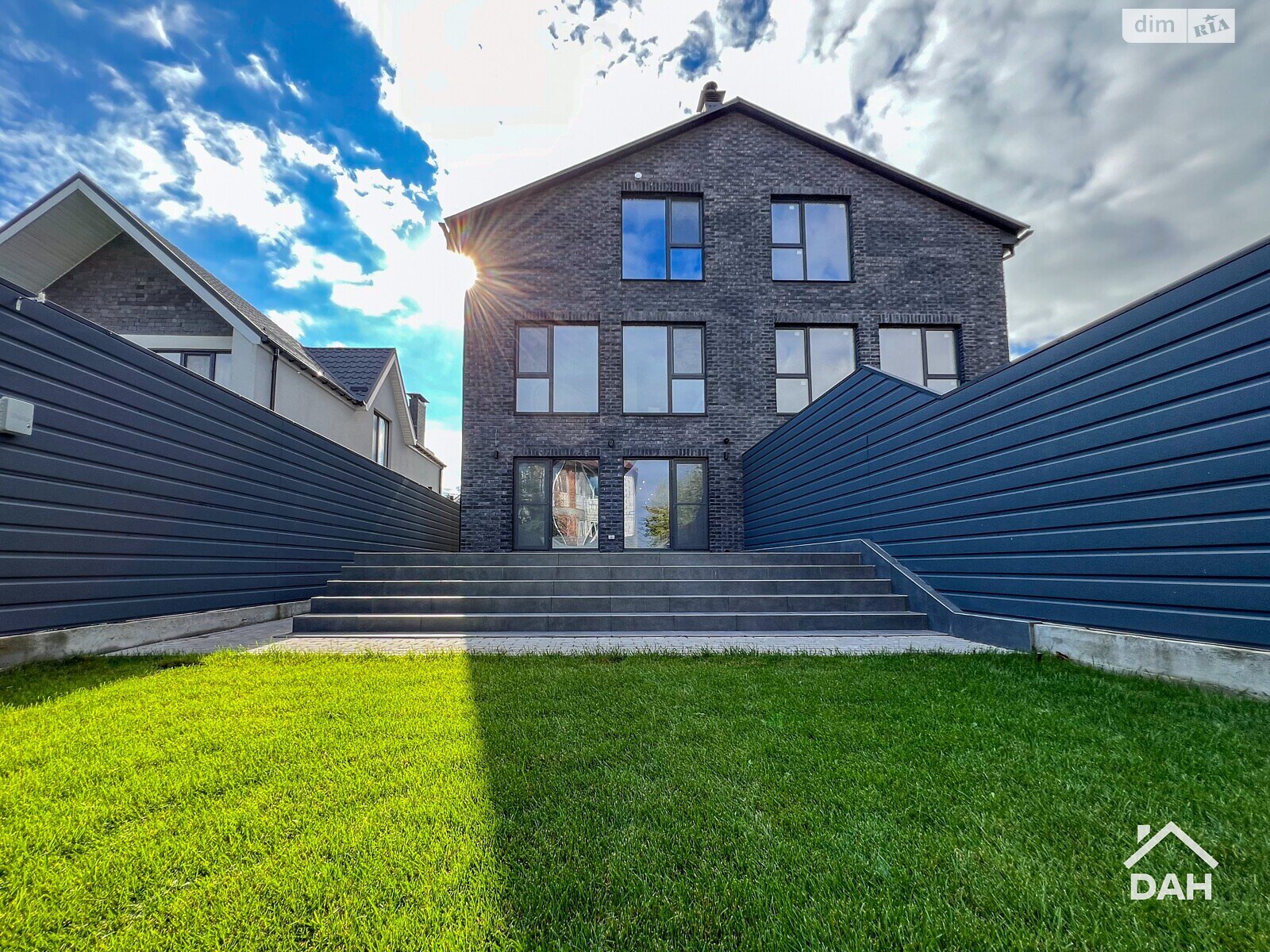 двоповерховий дуплекс, 250 кв. м, цегла. Продаж в Києві, район Жуляни фото 1