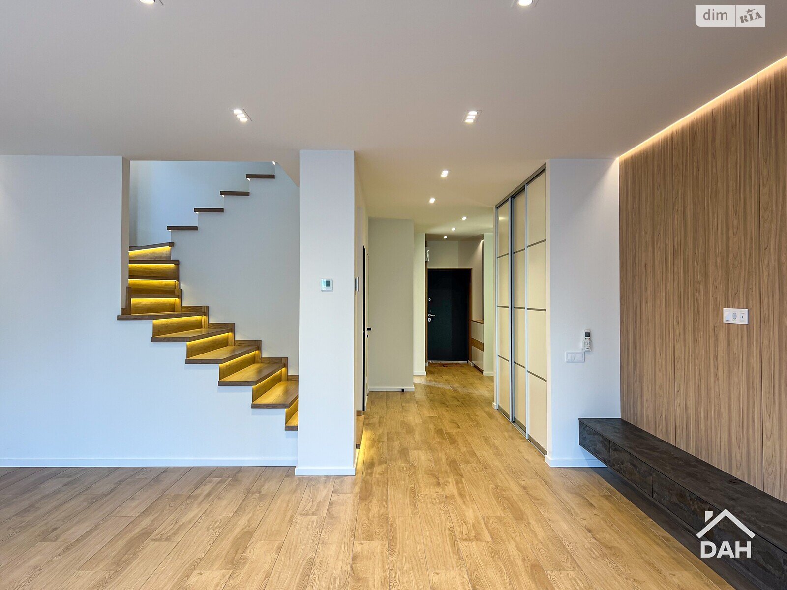 двоповерховий дуплекс, 250 кв. м, цегла. Продаж в Києві, район Жуляни фото 1