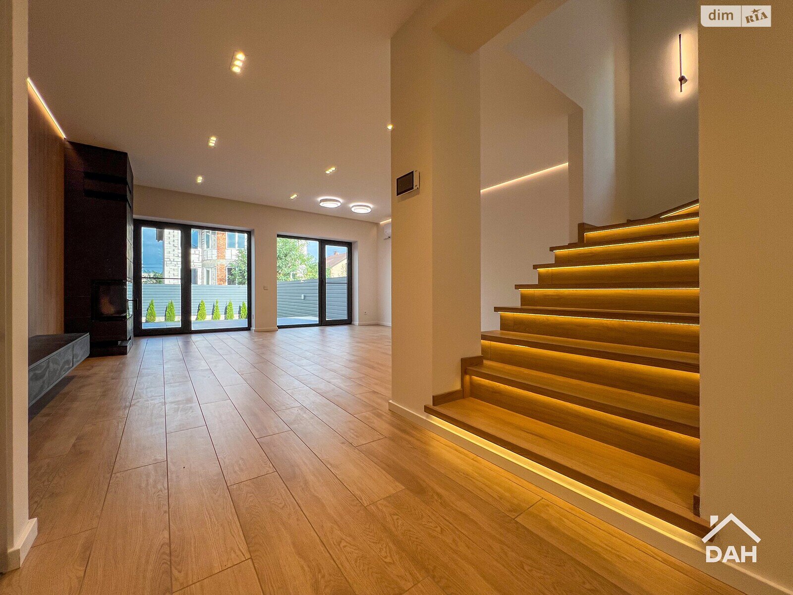 двоповерховий дуплекс, 250 кв. м, цегла. Продаж в Києві, район Жуляни фото 1