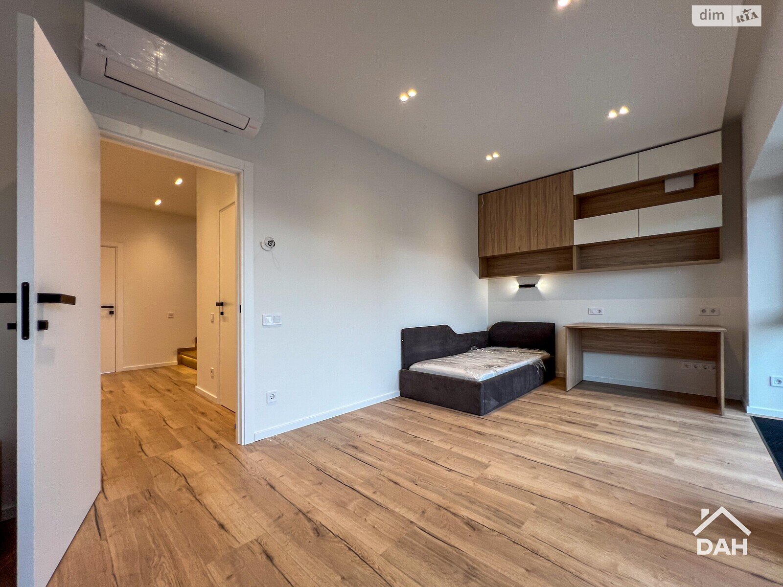 двоповерховий дуплекс, 250 кв. м, цегла. Продаж в Києві, район Жуляни фото 1