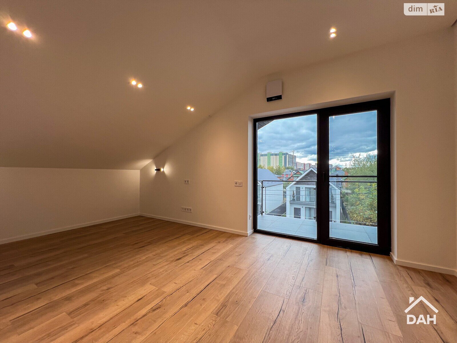 двоповерховий дуплекс, 250 кв. м, цегла. Продаж в Києві, район Жуляни фото 1