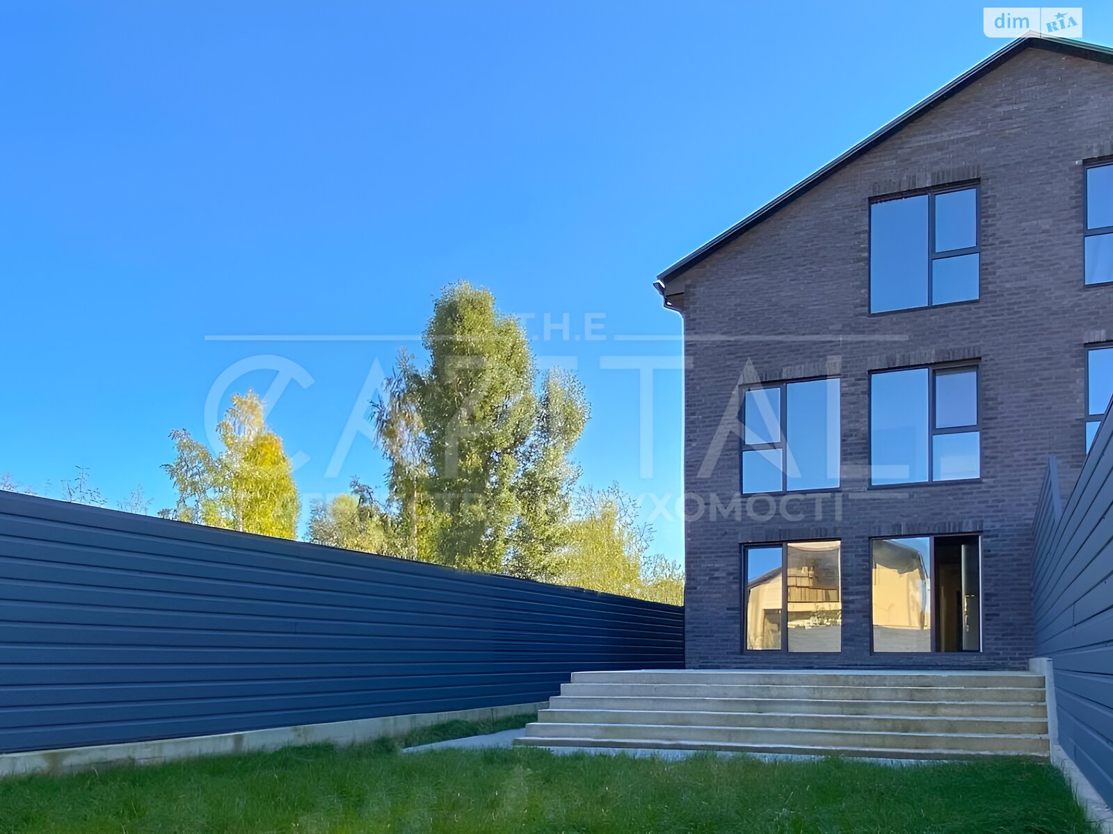 трехэтажный дуплекс, 250 кв. м, кирпич. Продажа в Киеве район Жуляны фото 1 трехэтажный дуплекс, 250 кв. м, кирпич. Продажа в Киеве район Жуляны фото 1