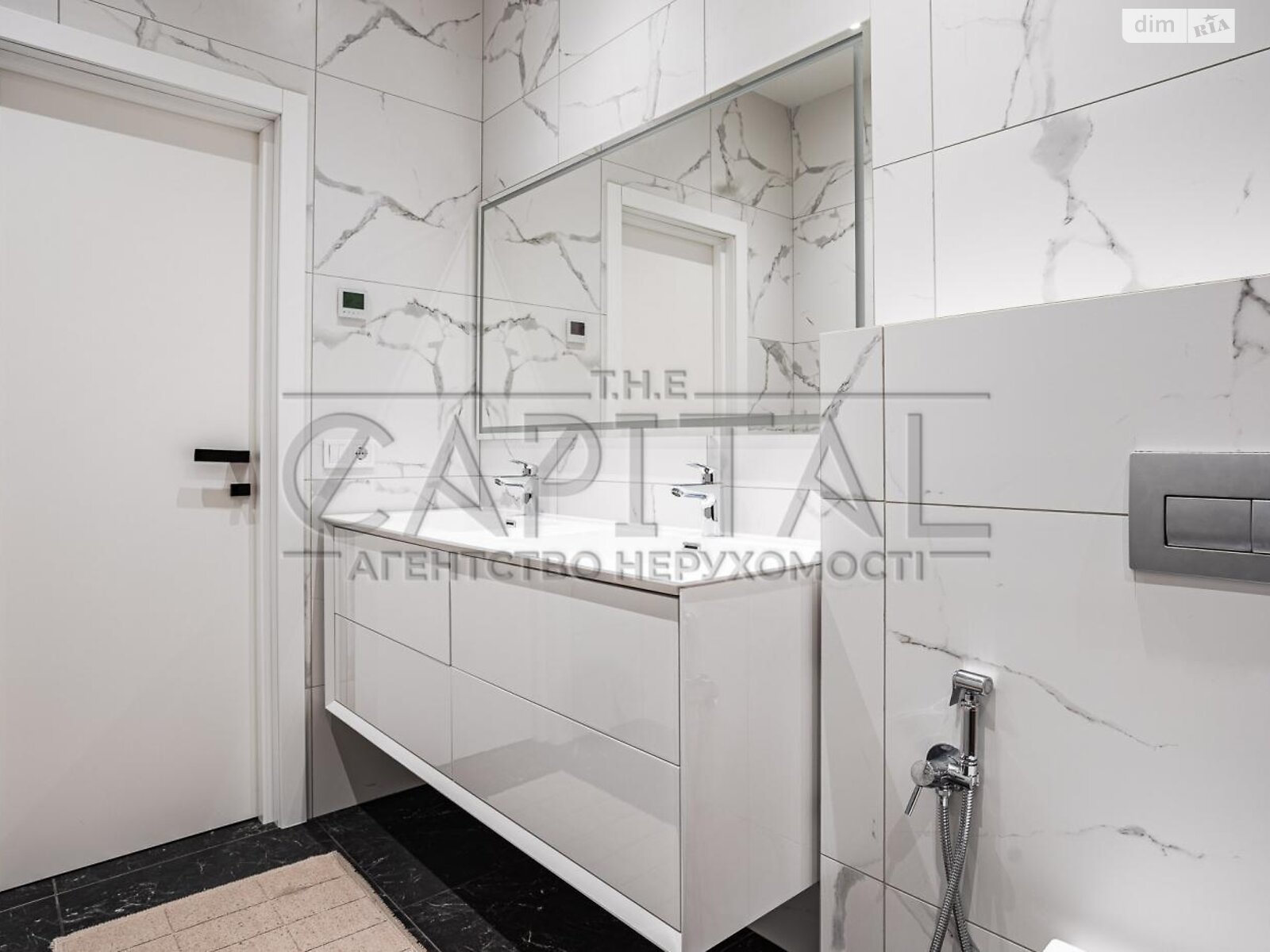 трехэтажный дуплекс, 250 кв. м, кирпич. Продажа в Киеве район Караваевы Дачи фото 1 трехэтажный дуплекс, 250 кв. м, кирпич. Продажа в Киеве район Караваевы Дачи фото 1