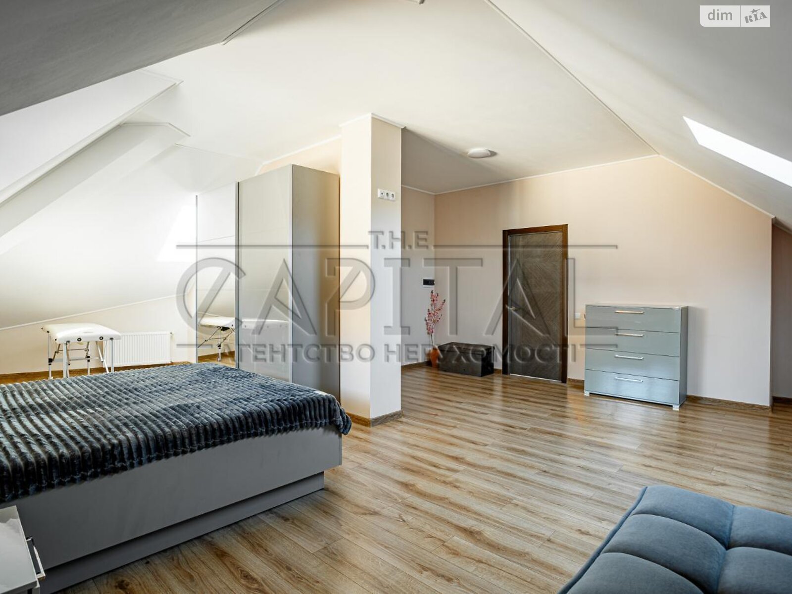 трехэтажный дуплекс, 205 кв. м, кирпич. Продажа в Козине фото 1 трехэтажный дуплекс, 205 кв. м, кирпич. Продажа в Козине фото 1