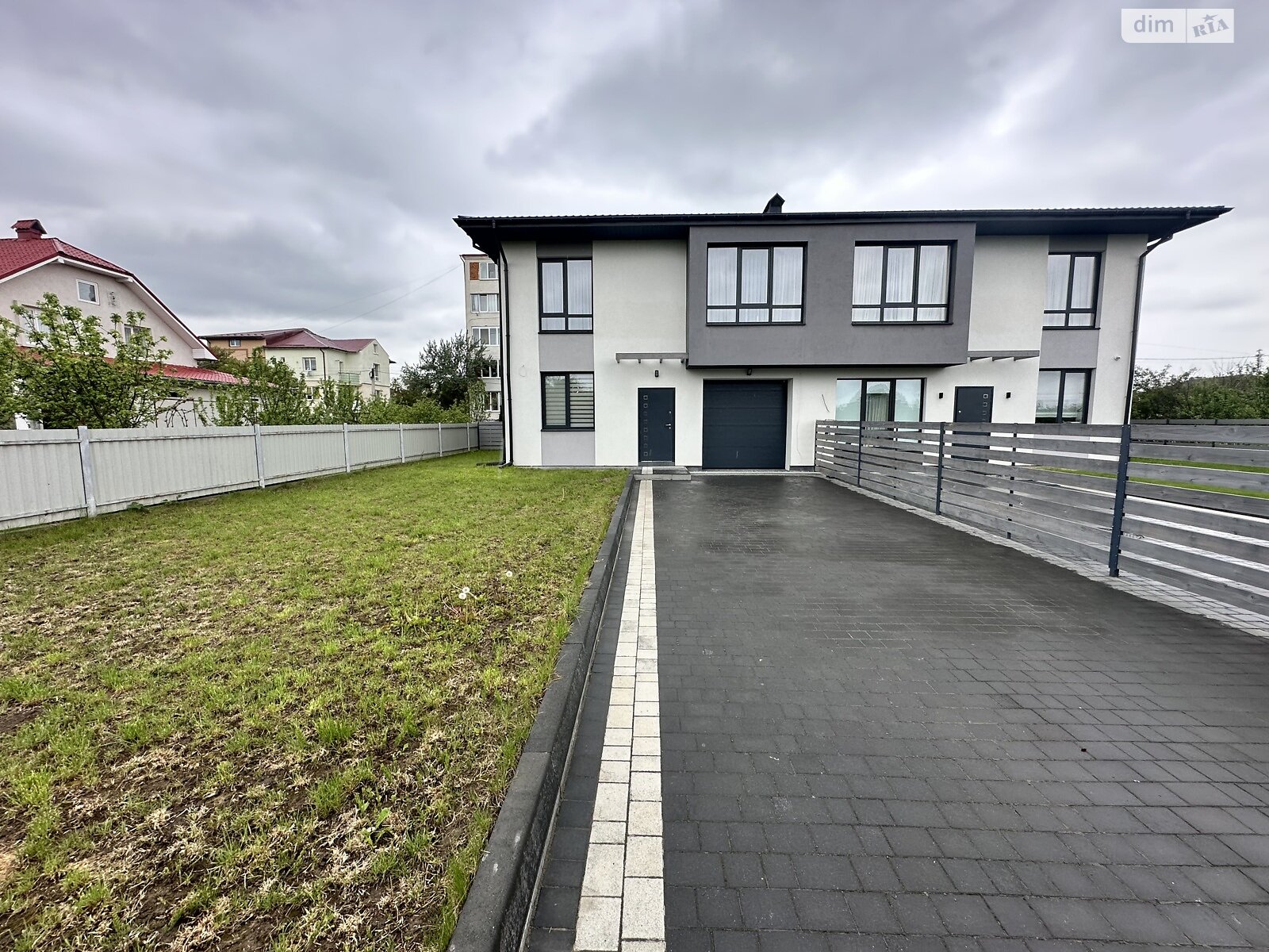 двоповерховий дуплекс, 122 кв. м, цегла. Продаж у Крихівцях фото 1 двоповерховий дуплекс, 122 кв. м, цегла. Продаж у Крихівцях фото 1