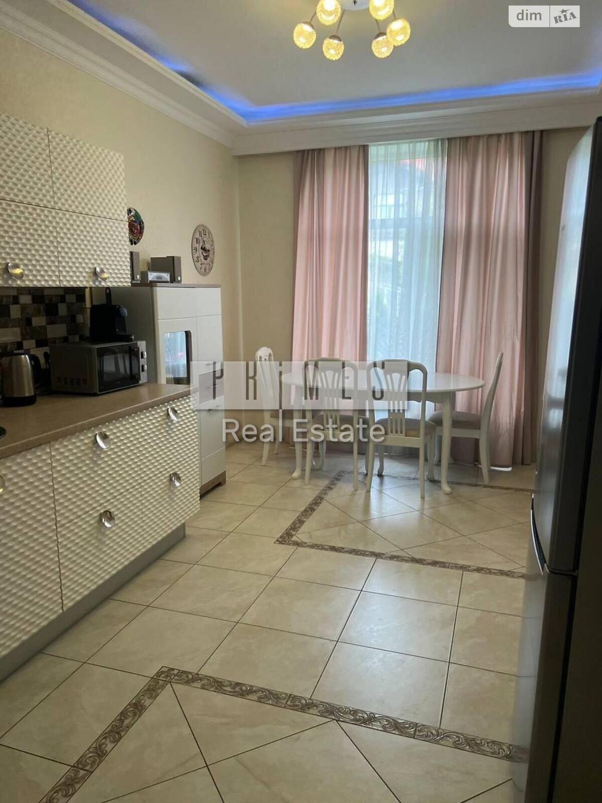 трехэтажный дуплекс, 275.9 кв. м, кирпич. Продажа в Крюковщине фото 1 трехэтажный дуплекс, 275.9 кв. м, кирпич. Продажа в Крюковщине фото 1