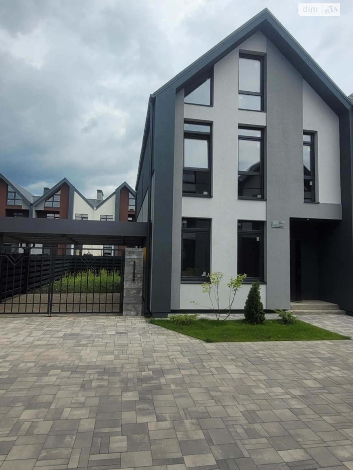 двоповерховий дуплекс, 114 кв. м, цегла. Продаж у Крюківщині фото 1 двоповерховий дуплекс, 114 кв. м, цегла. Продаж у Крюківщині фото 1