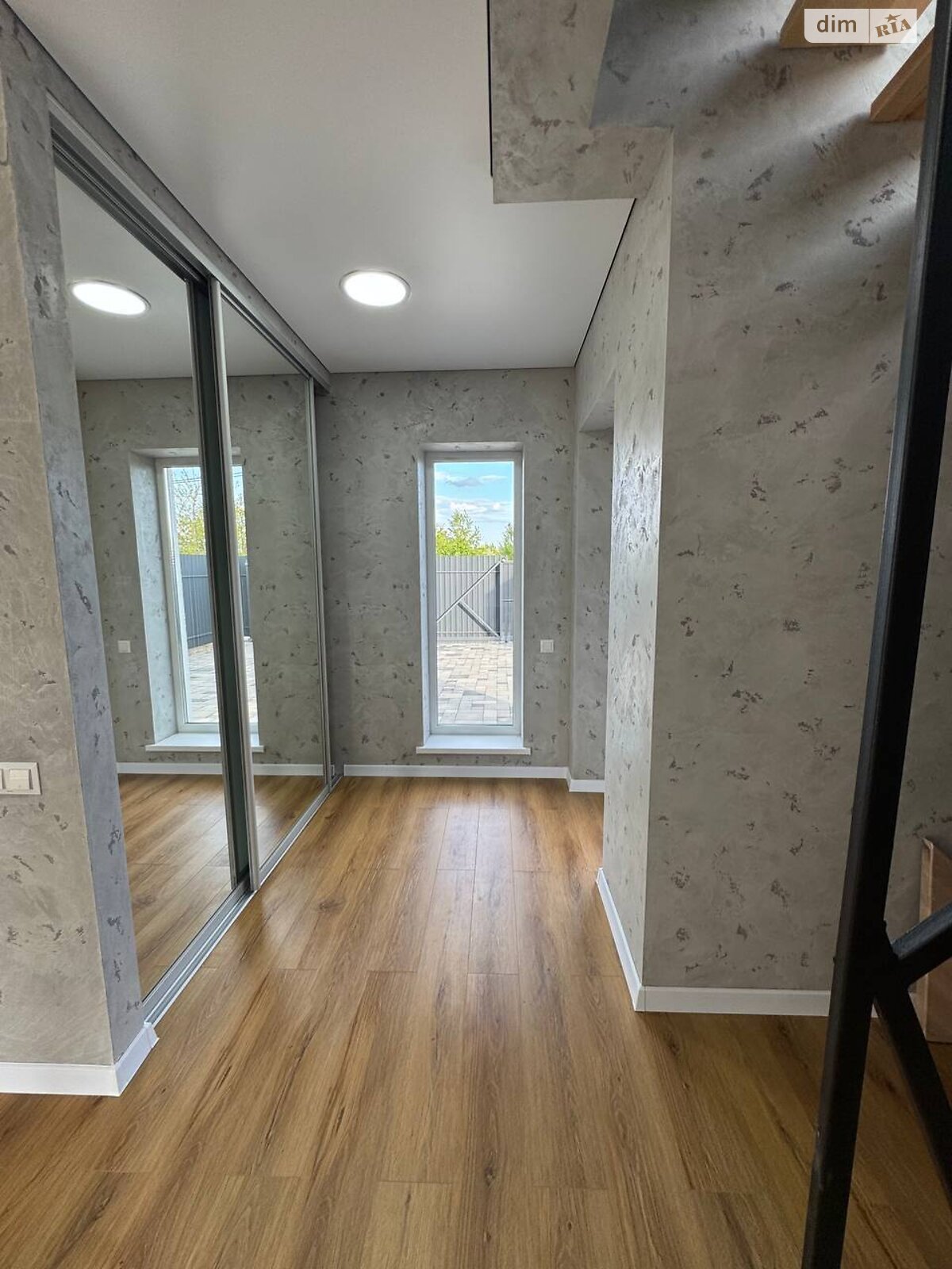 двухэтажный дуплекс, 110 кв. м, кирпич. Продажа в Крюковщине фото 1 двухэтажный дуплекс, 110 кв. м, кирпич. Продажа в Крюковщине фото 1