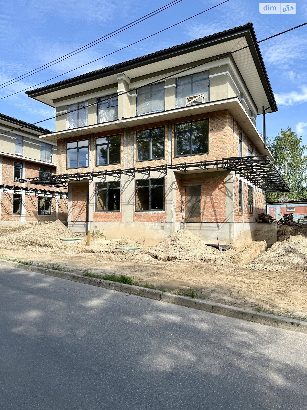 двухэтажный дуплекс, 270 кв. м, кирпич. Продажа в Лесниках фото 1