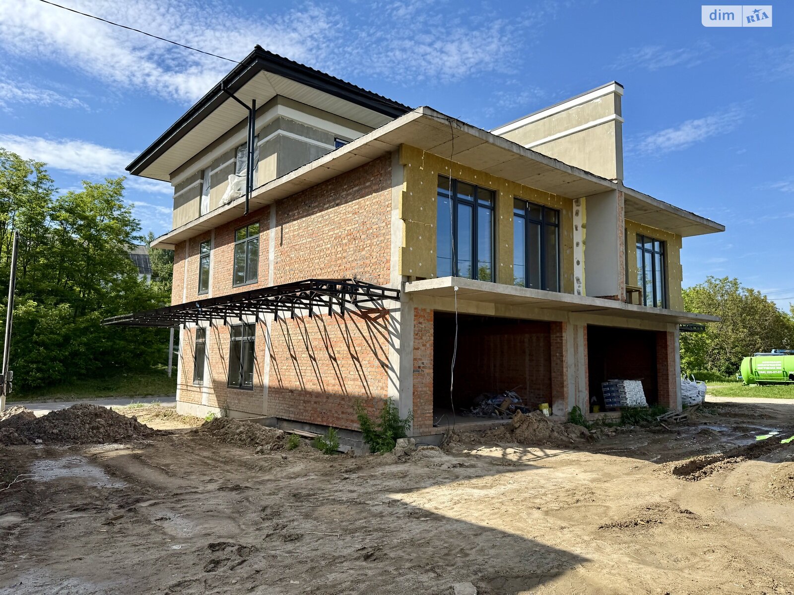 двухэтажный дуплекс, 270 кв. м, кирпич. Продажа в Лесниках фото 1