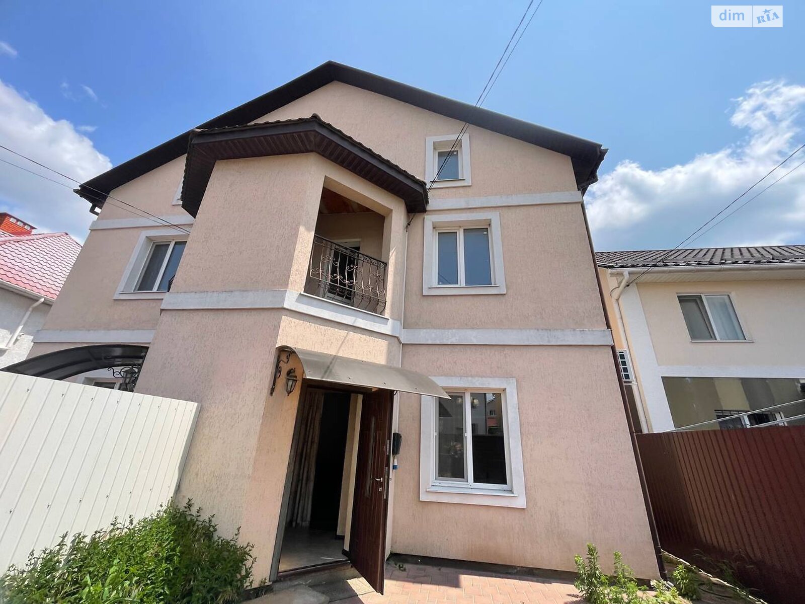 трехэтажный дуплекс, 130 кв. м, газобетон. Продажа в Лиманке фото 1 трехэтажный дуплекс, 130 кв. м, газобетон. Продажа в Лиманке фото 1