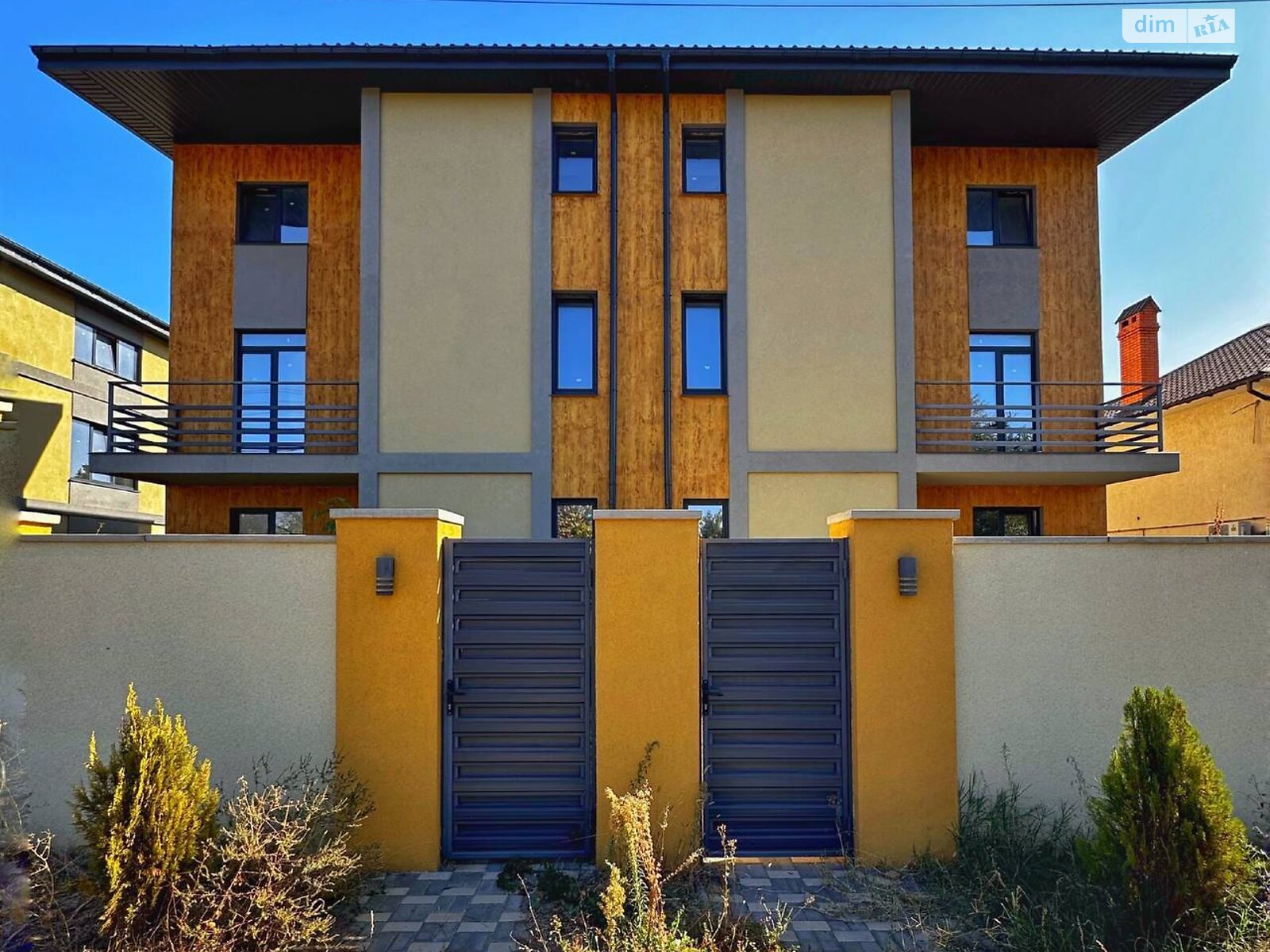 трехэтажный дуплекс, 223 кв. м, кирпич. Продажа в Лиманке фото 1 трехэтажный дуплекс, 223 кв. м, кирпич. Продажа в Лиманке фото 1
