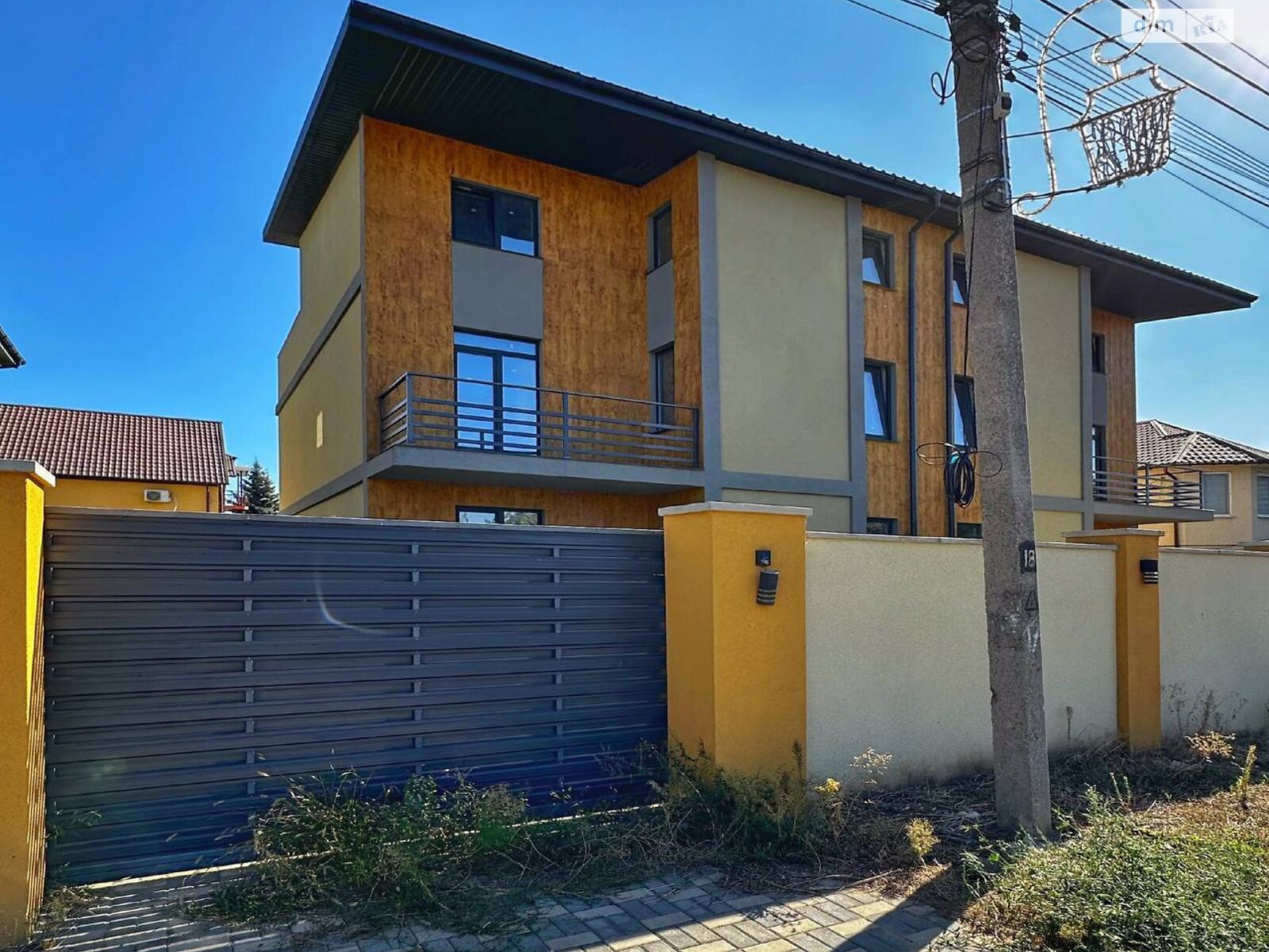 трехэтажный дуплекс, 223 кв. м, кирпич. Продажа в Лиманке фото 1 трехэтажный дуплекс, 223 кв. м, кирпич. Продажа в Лиманке фото 1