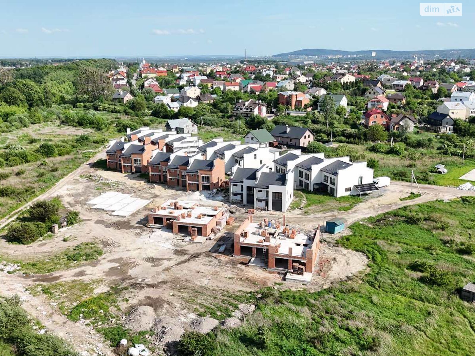 двоповерховий дуплекс, 204 кв. м, кирпич. Продаж у Львові фото 1 двоповерховий дуплекс, 204 кв. м, кирпич. Продаж у Львові фото 1
