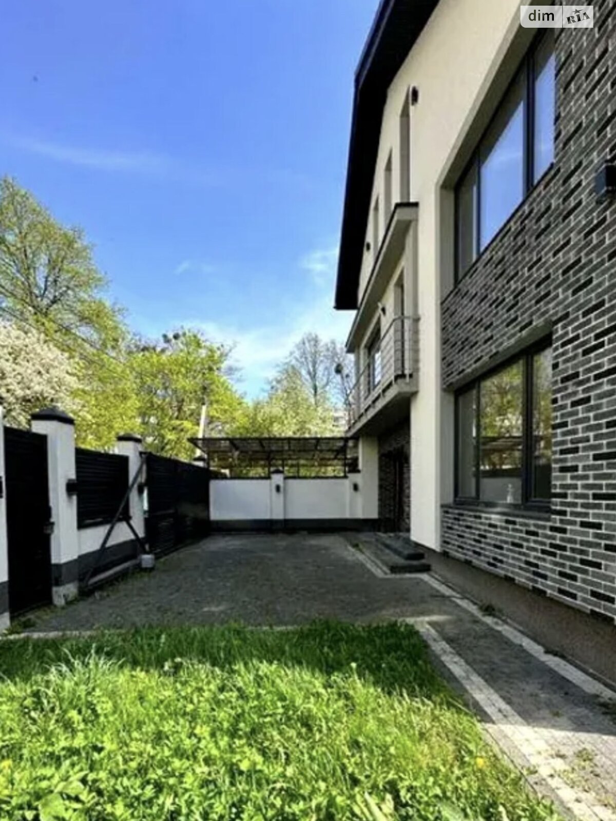 триповерховий дуплекс, 256 кв. м, цегла. Продаж в Львові, район Сигнівка фото 1 триповерховий дуплекс, 256 кв. м, цегла. Продаж в Львові, район Сигнівка фото 1