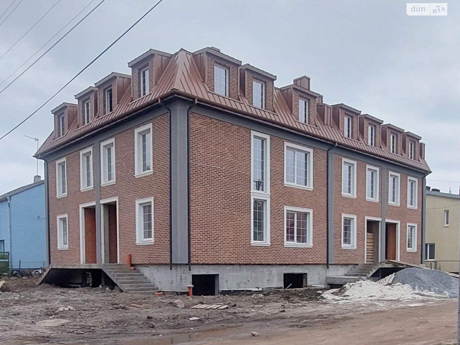 трехэтажный дуплекс, 222 кв. м, кирпич. Продажа в Львове район Сигновка фото 1 трехэтажный дуплекс, 222 кв. м, кирпич. Продажа в Львове район Сигновка фото 1