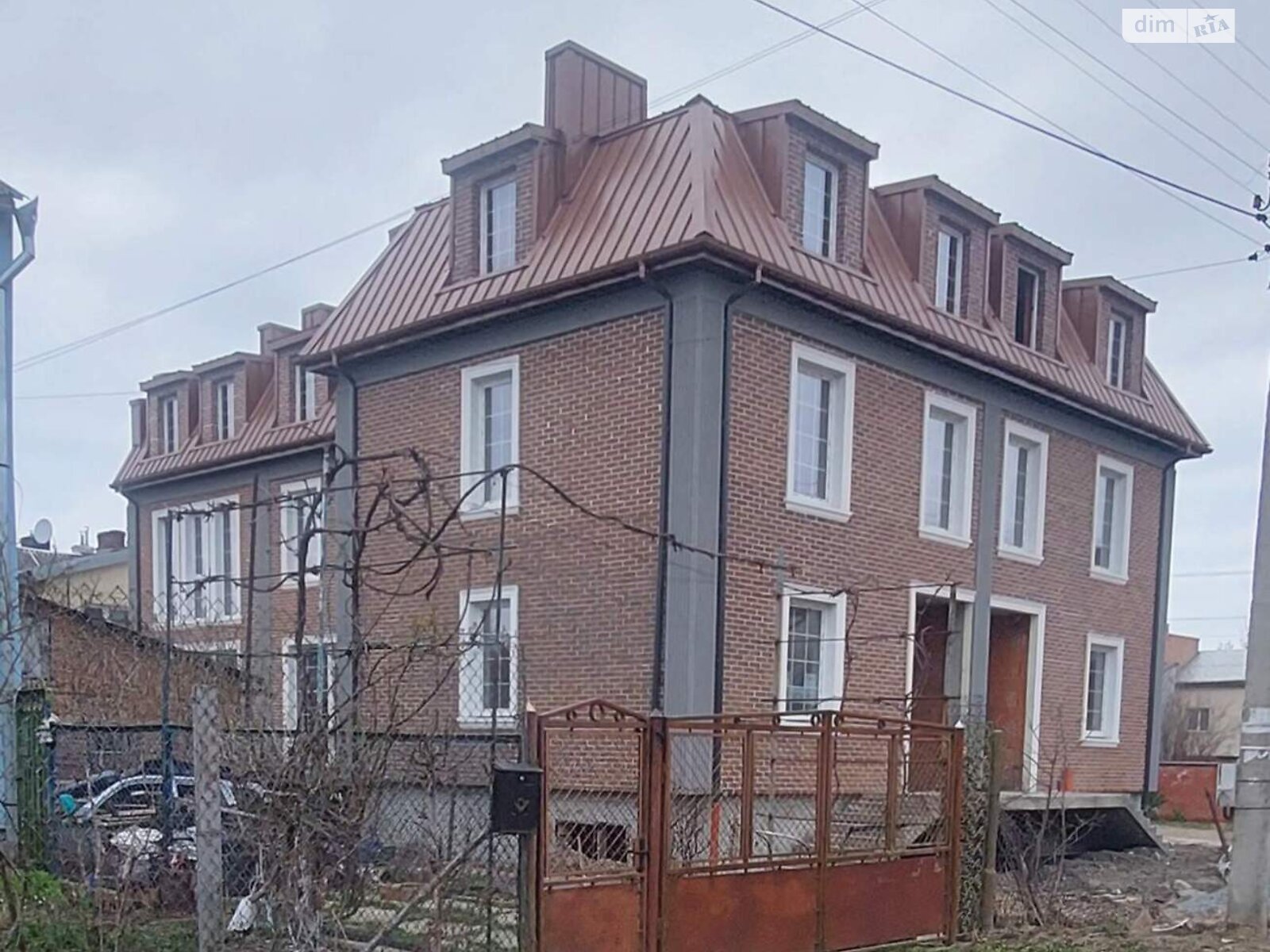 трехэтажный дуплекс, 222 кв. м, кирпич. Продажа в Львове район Сигновка фото 1 трехэтажный дуплекс, 222 кв. м, кирпич. Продажа в Львове район Сигновка фото 1