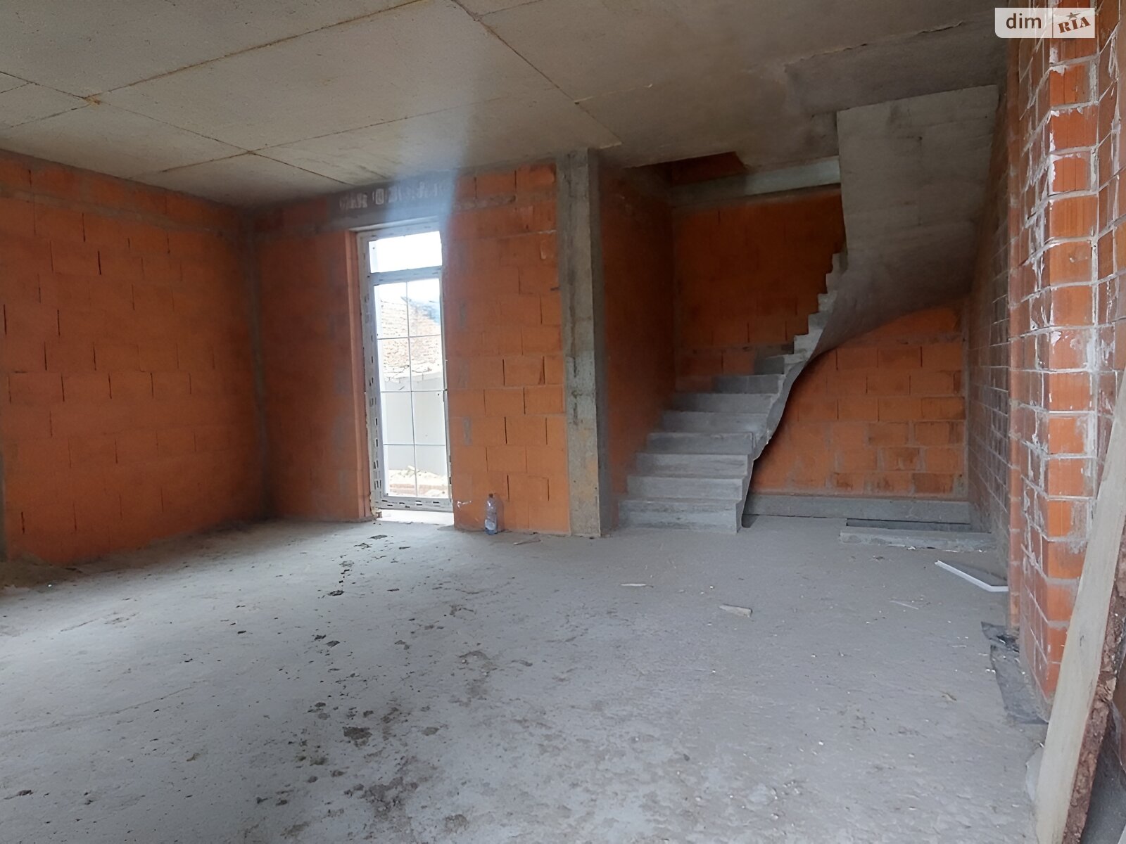 трехэтажный дуплекс, 222 кв. м, кирпич. Продажа в Львове район Сигновка фото 1 трехэтажный дуплекс, 222 кв. м, кирпич. Продажа в Львове район Сигновка фото 1