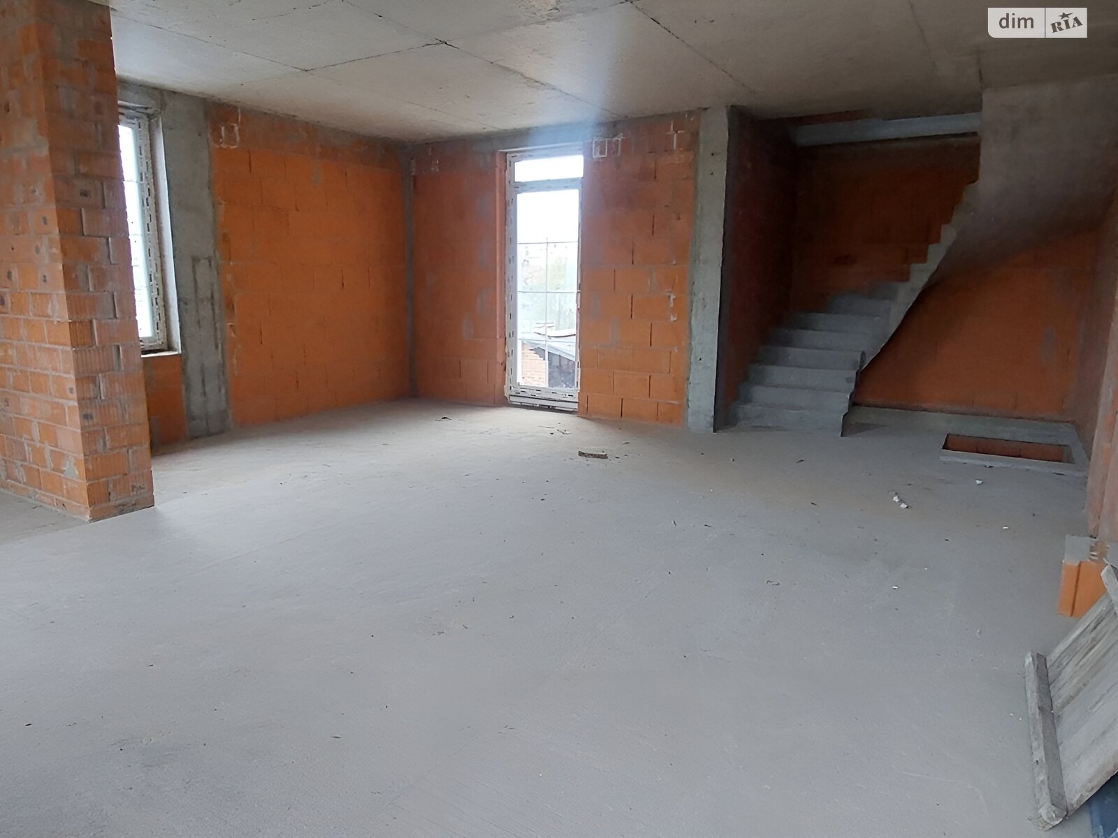 трехэтажный дуплекс, 222 кв. м, кирпич. Продажа в Львове район Сигновка фото 1 трехэтажный дуплекс, 222 кв. м, кирпич. Продажа в Львове район Сигновка фото 1
