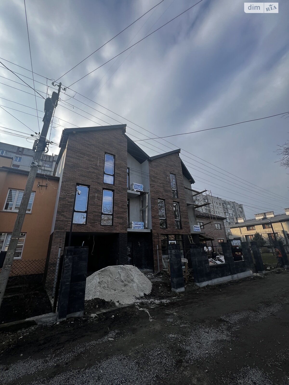 трехэтажный дуплекс, 130 кв. м, кирпич. Продажа в Львове район Зализнычный фото 1 трехэтажный дуплекс, 130 кв. м, кирпич. Продажа в Львове район Зализнычный фото 1