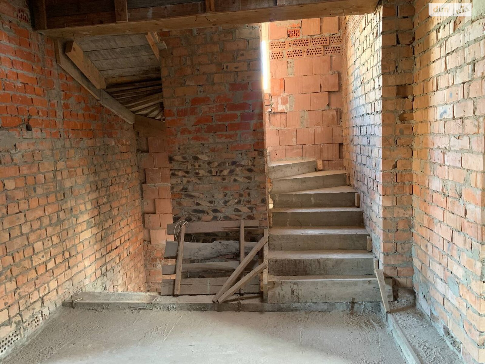 четырехэтажный дуплекс, 195 кв. м, кирпич. Продажа в Львове район Зализнычный фото 1 четырехэтажный дуплекс, 195 кв. м, кирпич. Продажа в Львове район Зализнычный фото 1