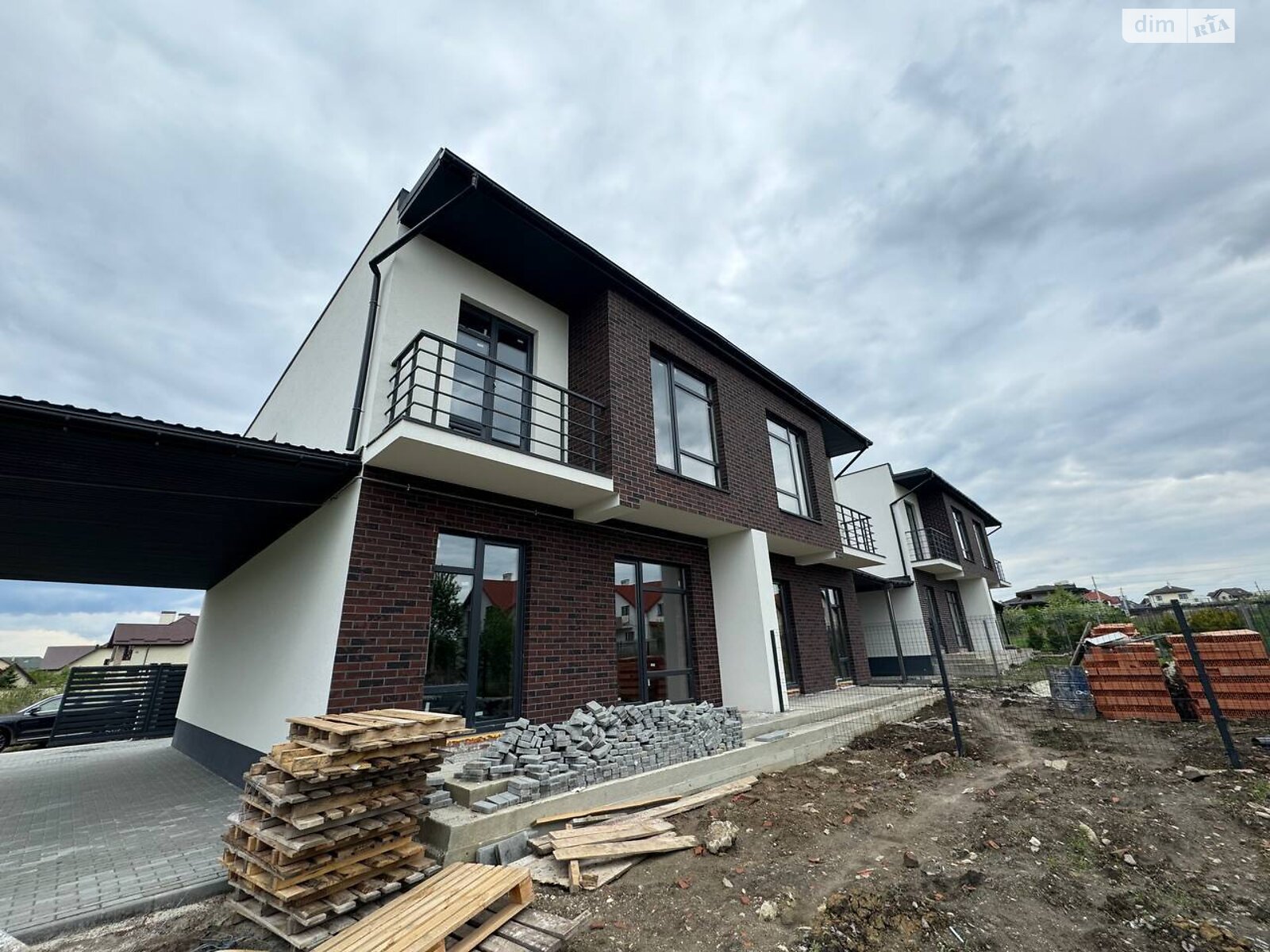 двоповерховий дуплекс, 107 кв. м, цегла. Продаж у Малечковичах фото 1 двоповерховий дуплекс, 107 кв. м, цегла. Продаж у Малечковичах фото 1