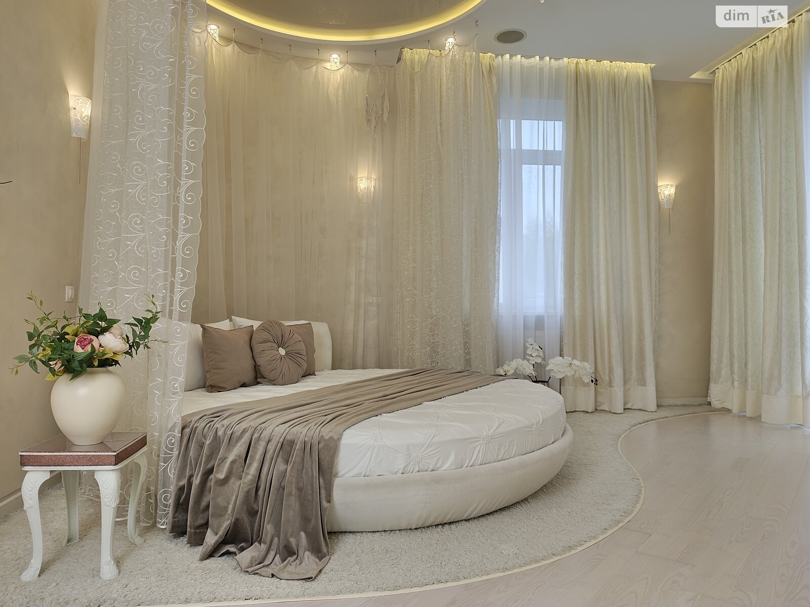 двухэтажный дуплекс, 265.2 кв. м, кирпич. Продажа в Михайловке-Рубежовке фото 1 двухэтажный дуплекс, 265.2 кв. м, кирпич. Продажа в Михайловке-Рубежовке фото 1