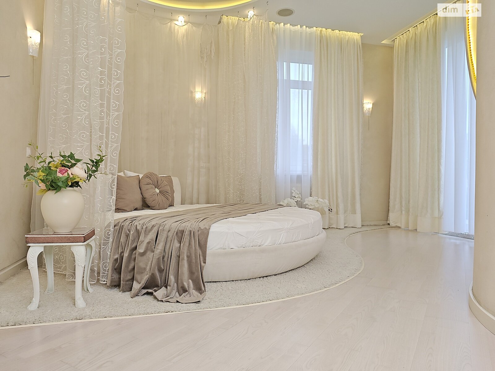 двухэтажный дуплекс, 265.2 кв. м, кирпич. Продажа в Михайловке-Рубежовке фото 1 двухэтажный дуплекс, 265.2 кв. м, кирпич. Продажа в Михайловке-Рубежовке фото 1