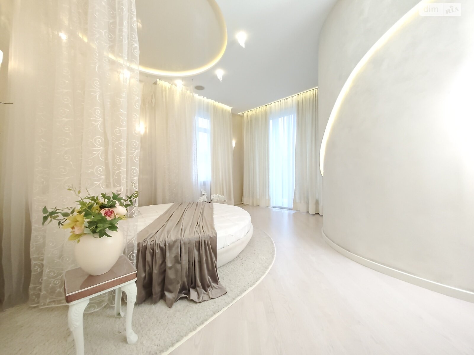 двухэтажный дуплекс, 265.2 кв. м, кирпич. Продажа в Михайловке-Рубежовке фото 1 двухэтажный дуплекс, 265.2 кв. м, кирпич. Продажа в Михайловке-Рубежовке фото 1