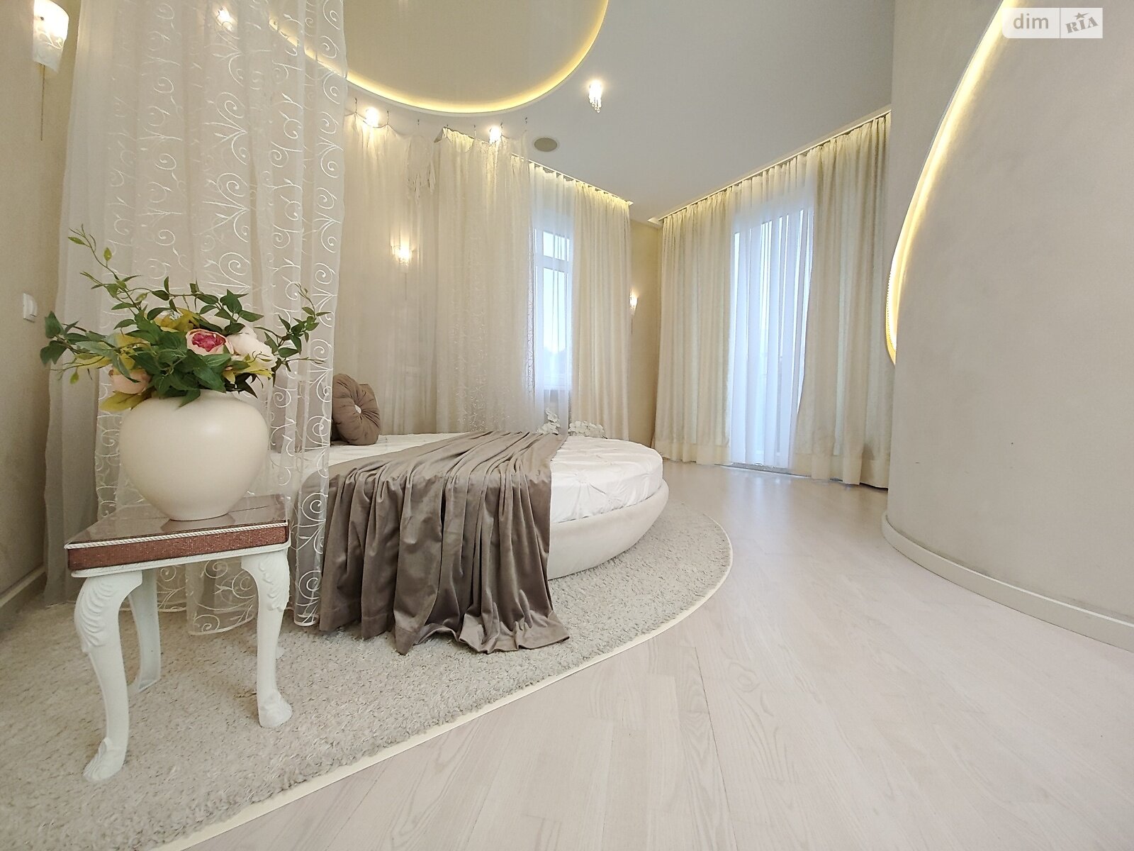 двухэтажный дуплекс, 265.2 кв. м, кирпич. Продажа в Михайловке-Рубежовке фото 1 двухэтажный дуплекс, 265.2 кв. м, кирпич. Продажа в Михайловке-Рубежовке фото 1